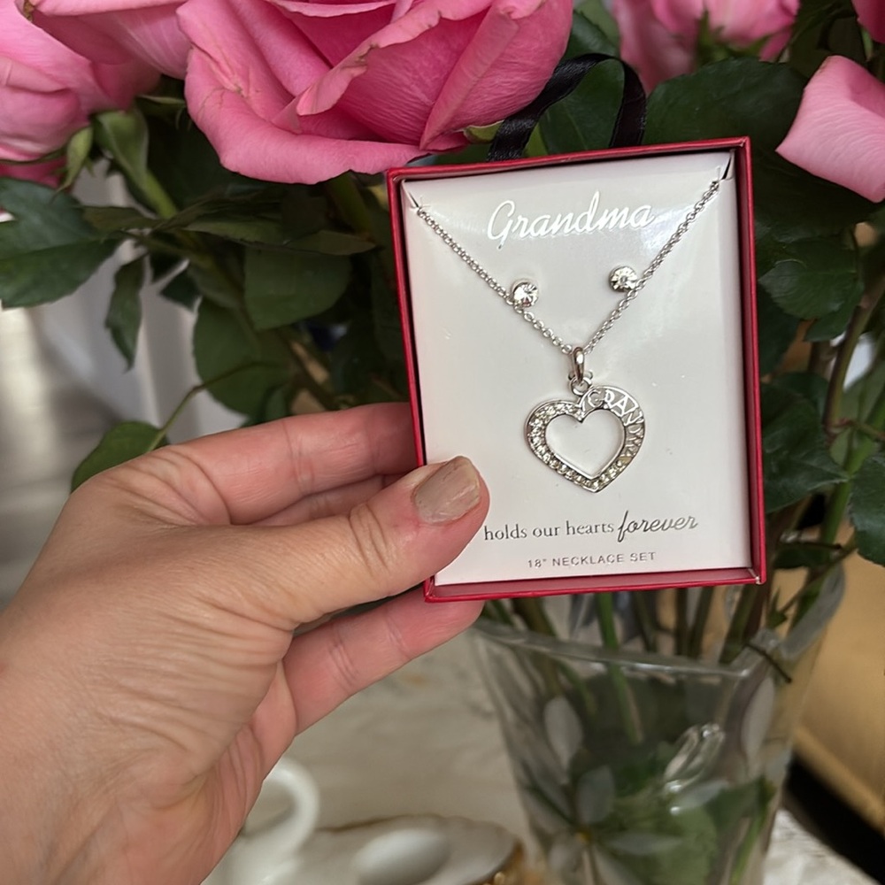 Grandma Heart Necklace & Earrings Gift Set Silvertone new